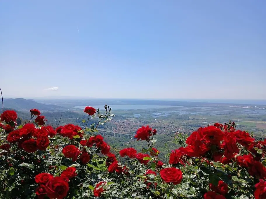 Holiday home Casa Panoramica Sulle Colline Di Viareggio Villa Montigiano